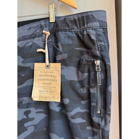 Democracy Ankle Jeans Sz 24w NWT Women Ab Technology Freedom Blue Camo Pants - Picture 5 of 12